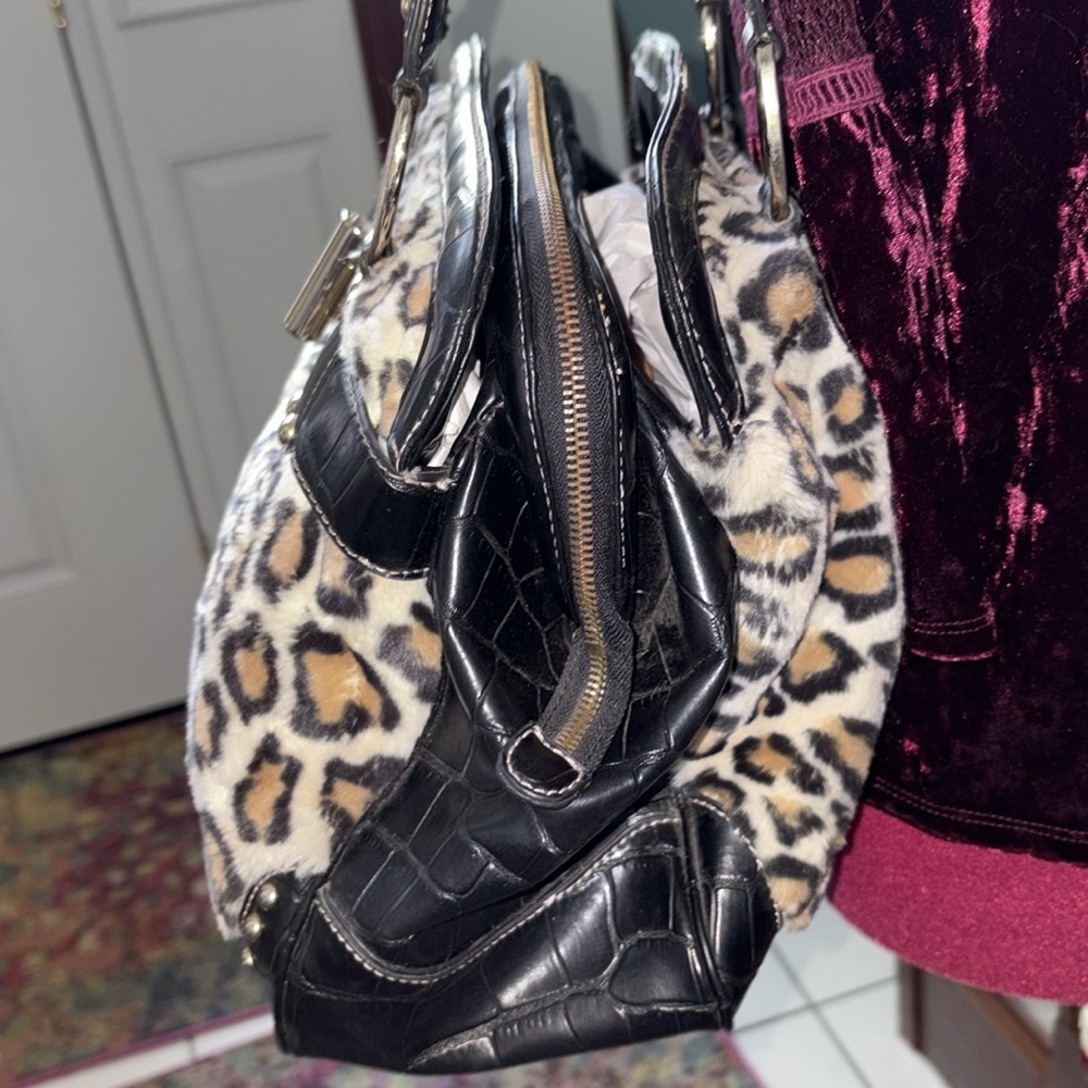 Kathy Van Zeeland   Leopard Faux fur shoulder bag  Croc leather trim 3 compartme - Picture 6 of 17